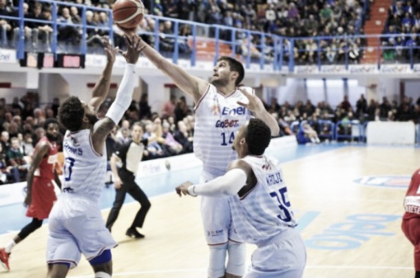 Basket, Capo d'Orlando non sa più vincere: Brindisi passa 74-77