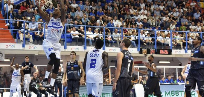 LegaBasket Serie A - Brindisi apre il campionato battendo una confusionaria Trento (69-61)