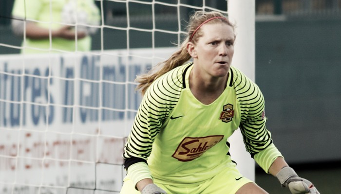 Portland Thorns sign goalkeeper Britt Eckerstrom