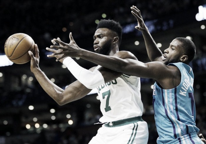NBA - Boston Celtics ancora vincenti contro gli Hornets, nonostante Irving out. Indiana schianta i Bulls