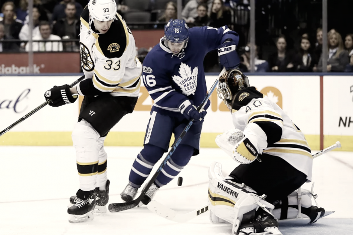 Toronto Maple Leafs continue playoff push icing the Boston Bruins, 4-2