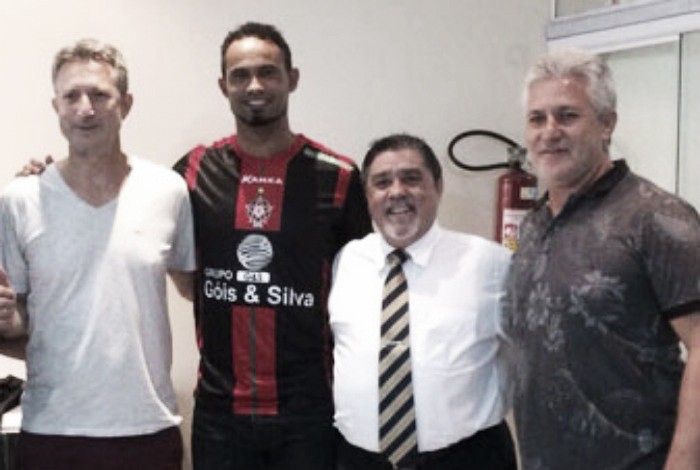 Mais dois patrocinadores rompem com Boa Esporte, que emite nota para explicar contratação de Bruno Mais dois patrocinadores rompem com Boa Esporte, que emite nota para explicar contratação de Bruno