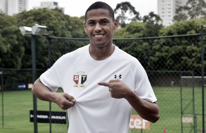 São Paulo anuncia contratação de zagueiro Bruno Alves