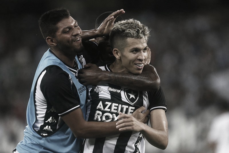Bruno Nazário decide e Botafogo vira sobre Resende no Engenhão