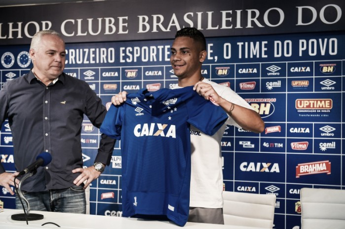 Sonhando com seleção e visando títulos, Bryan é apresentado oficialmente pelo Cruzeiro