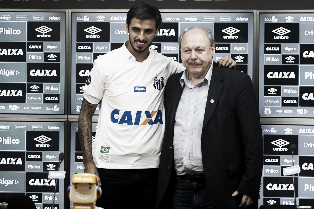 Em coletiva de apresentação no Santos, Bryan Ruiz afirma: "Sei a responsabilidade" Em coletiva de apresentação no Santos, Bryan Ruiz afirma: "Sei a responsabilidade"