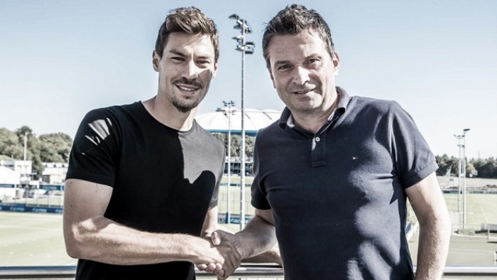 Schalke sign Stambouli