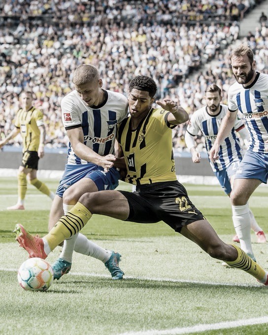 Com segundo tempo sofrido e grande atuação de Kobel, Dortmund vence Hertha Berlin fora de casa
