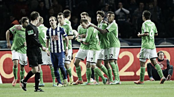 Wolfsburg vira sobre o Hertha em plena Berlim e sobe para o quinto lugar Wolfsburg vira sobre o Hertha em plena Berlim e sobe para o quinto lugar