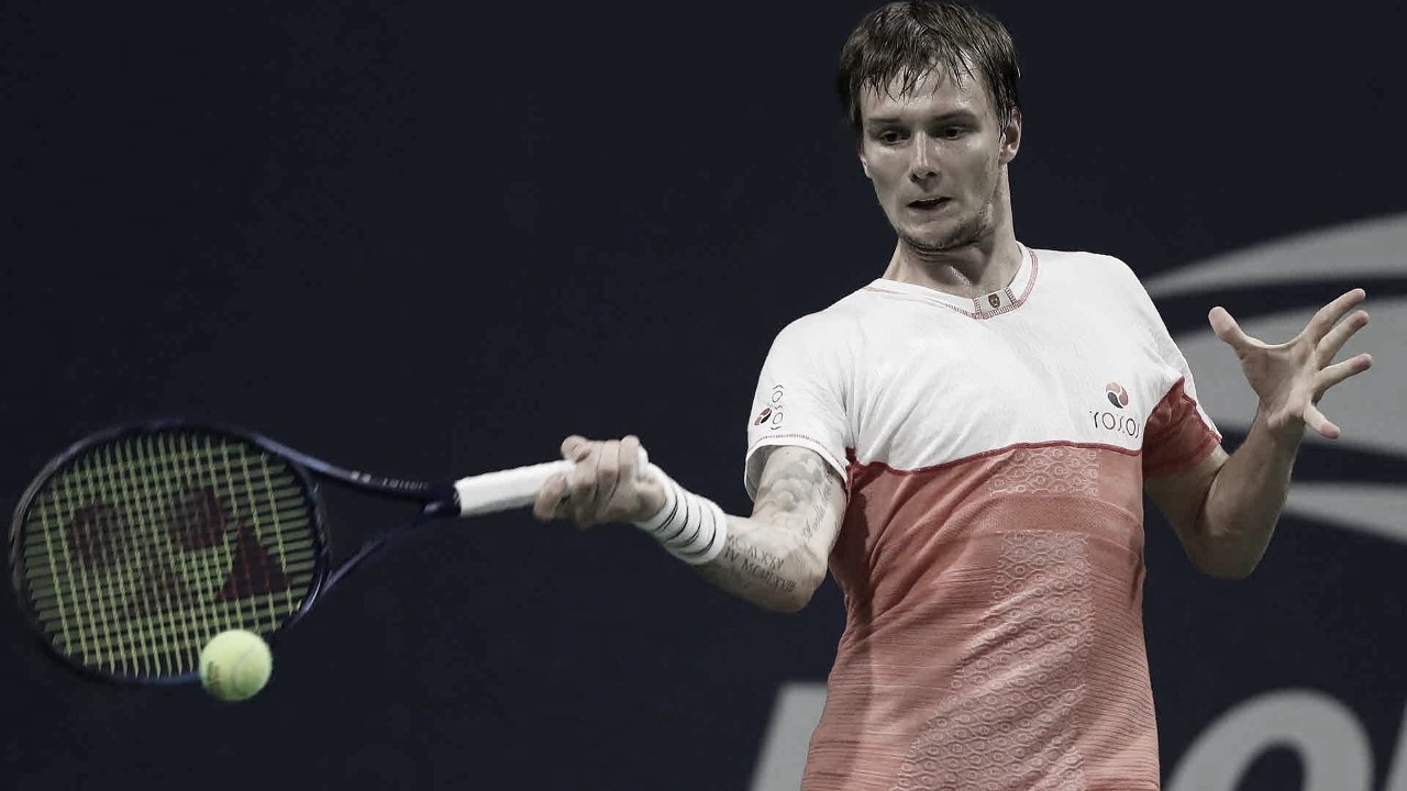 Bublik surpreende Auger-Aliassime e avança em Hamburgo Bublik surpreende Auger-Aliassime e avança em Hamburgo
