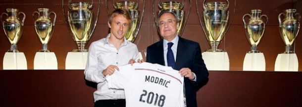 Luka Modric signs 4 year contract extension with Real Madrid