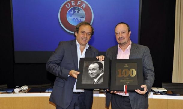 Napoli: Benitez premiato per le 100 panchine in Champions