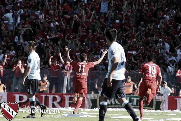 De volta à elite do futebol argentino, Independiente vence clássico de Avellaneda contra o Racing