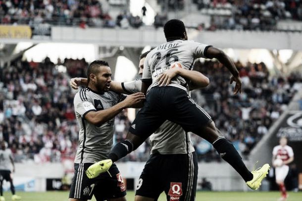 Avassalador, Olympique de Marseille goleia Reims e se isola na liderança da Ligue 1