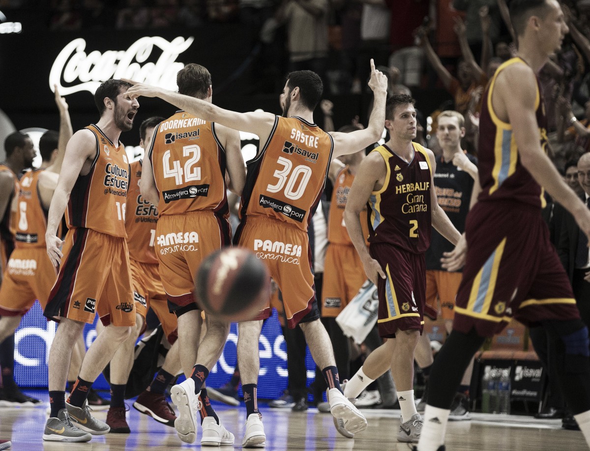 Van Rossom da el primer partido de la serie a Valencia Basket