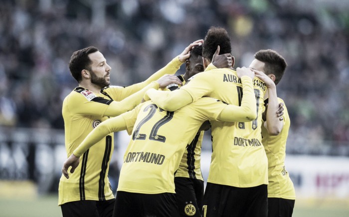 El Borussia Dortmund remonta en un partido flojo