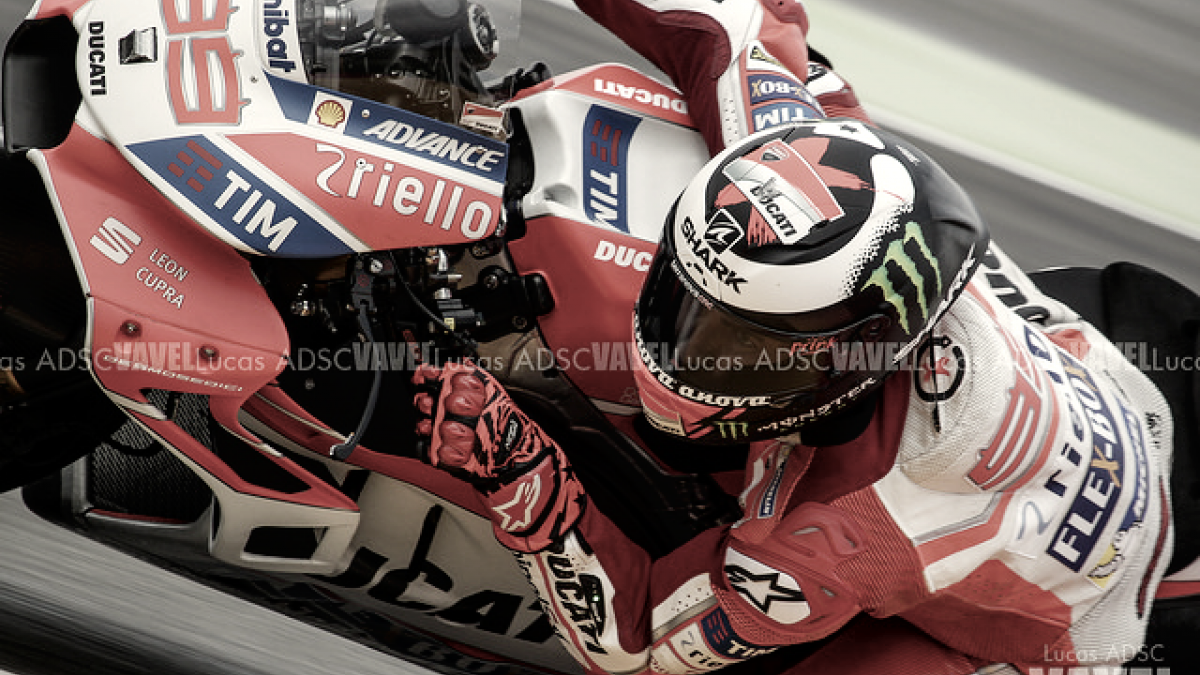 MotoGp, Gp di Catalunya - Fulmine Lorenzo: sua la pole! Marquez e Dovizioso con lui in prima fila