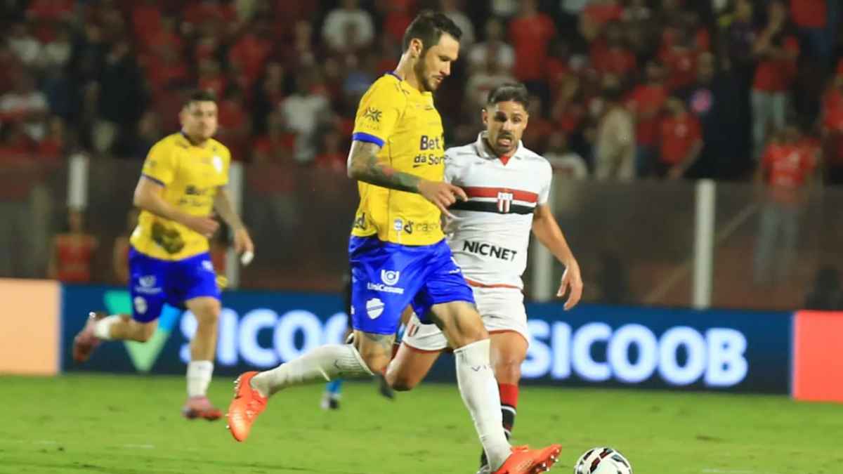 Vila Nova visita Botafogo-SP tentando retomar a liderança