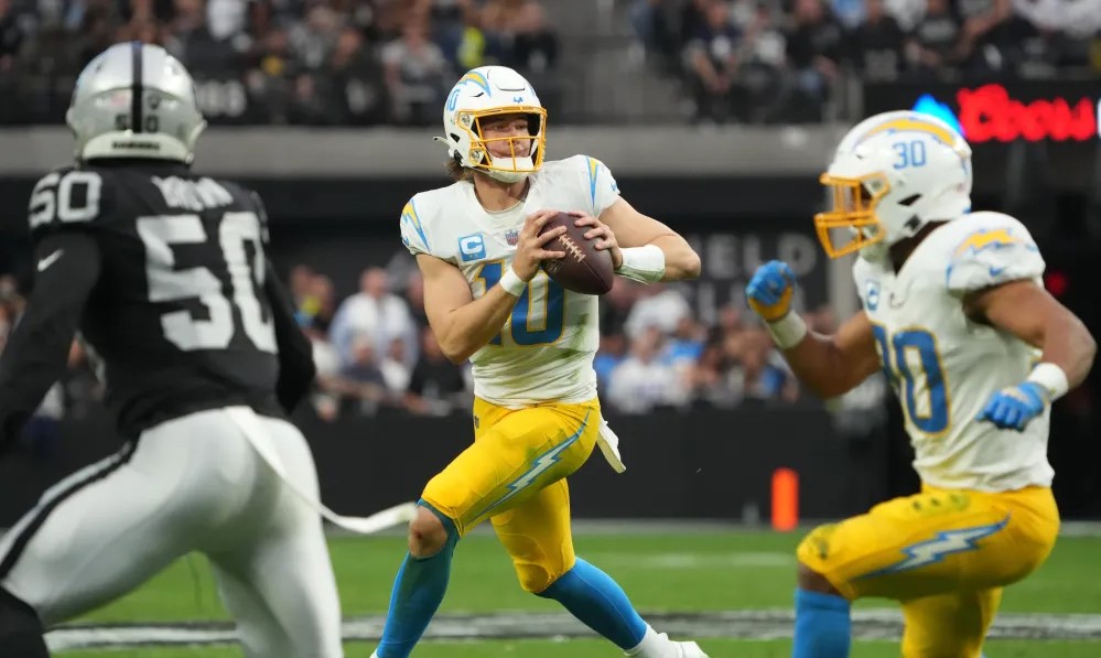 How to Stream the Raiders vs. Chargers Game Live - Week 4