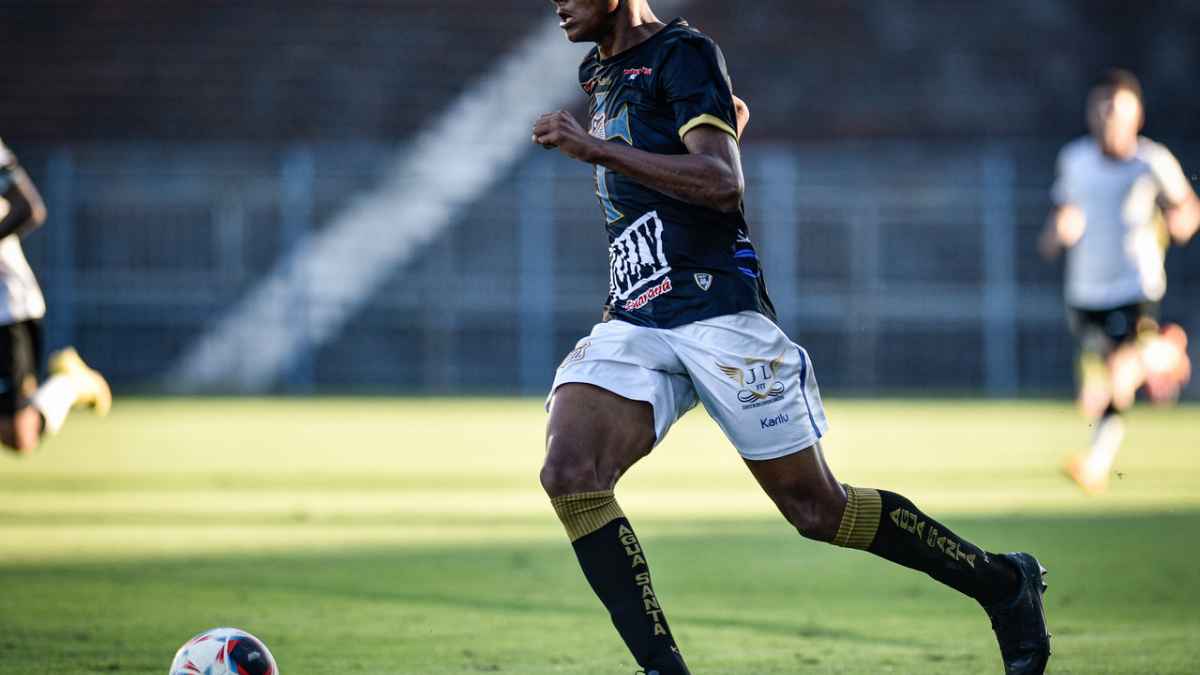 Gabriel Santos chega ao Santos para equipe sub-20 - VAVEL Brasil