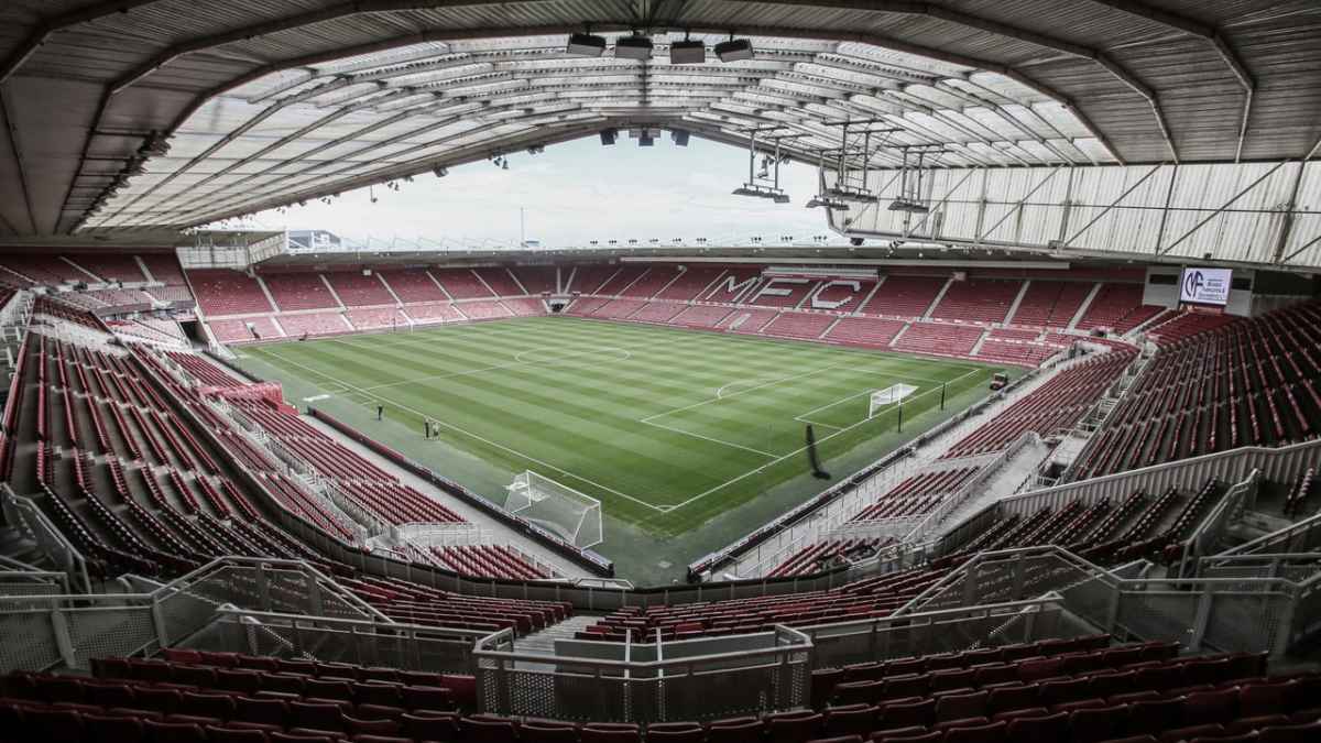 Middlesbrough volta à 1ª divisão do futebol inglês