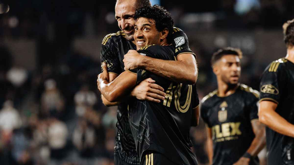 Carlos Vela, LAFC have sights on a bigger trophy: The MLS Cup