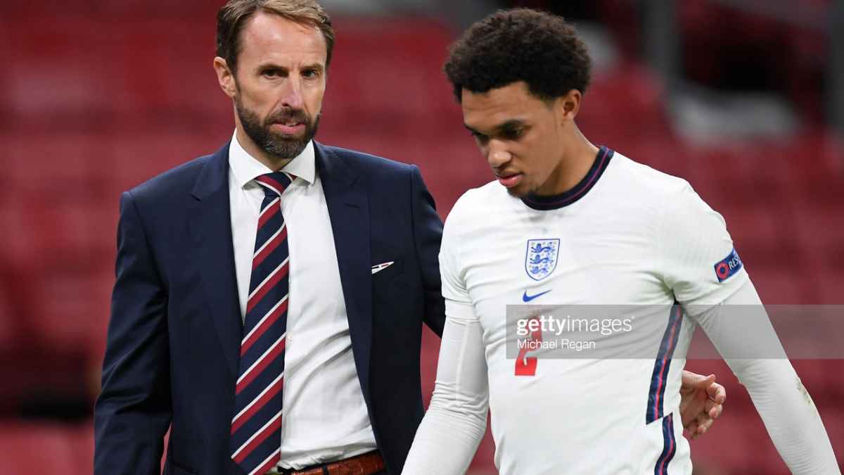 England's Trent Alexander-Arnold makes his way to a coach outside the  News Photo - Getty Images