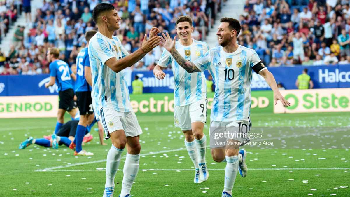 Messi Models Argentina's 2022 World Cup Kit - Complete Sports