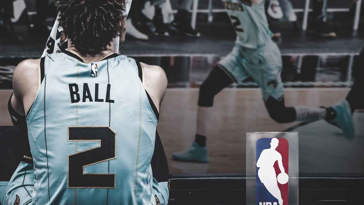 LaMelo Ball Wins #KIAROY Rookie of The Year!