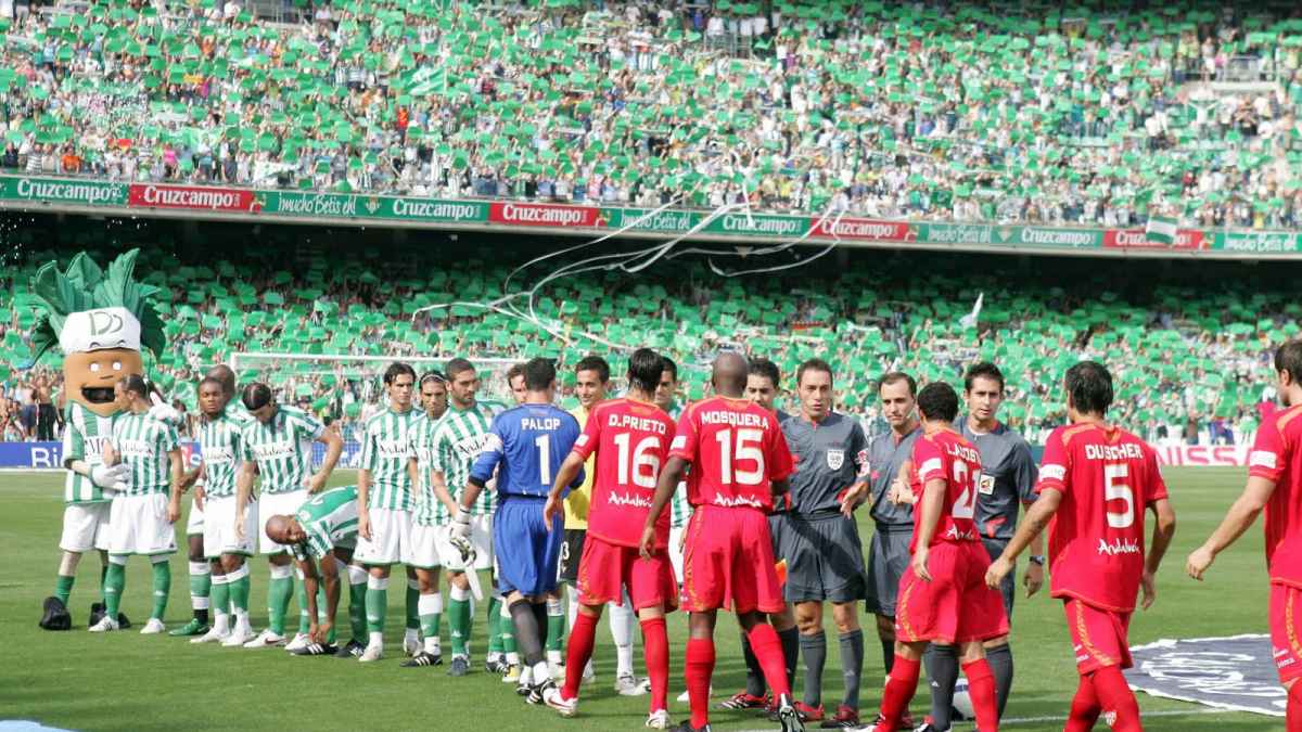 Ten cuidado competencia golpear Serial derbi sevillano: del gol de Varela a la Uefa del Sevilla - VAVEL  España