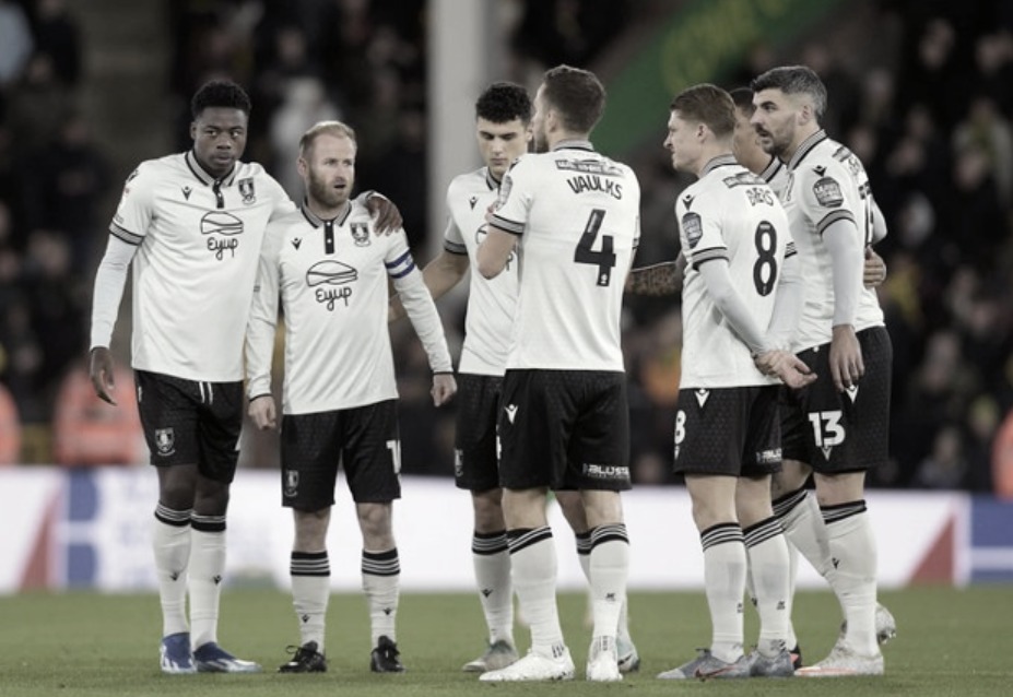 Incrível: Sheffield Wednesday na final do playoff da League One depois de  perder por 4-0 na 1.ª mão - Inglaterra - Jornal Record