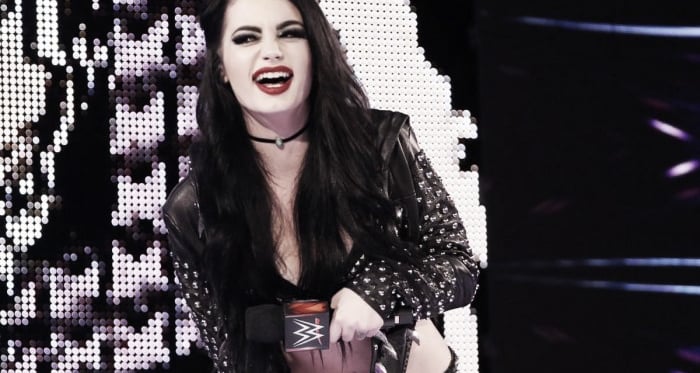 Paige hace su regreso a Monday Night RAW por todo lo alto