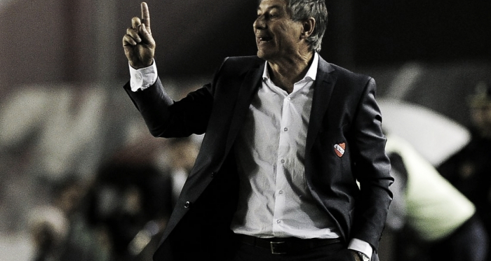 "El clásico hay que jugarlo bien y ganar" manifestó Holan sobre el partido con Racing. FOTO: Télam.