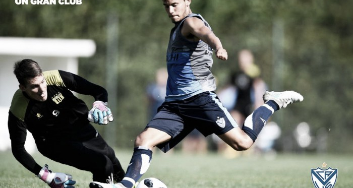 Robertone, autor del primer gol velezano | Foto: Prensa Vélez Sarsfield