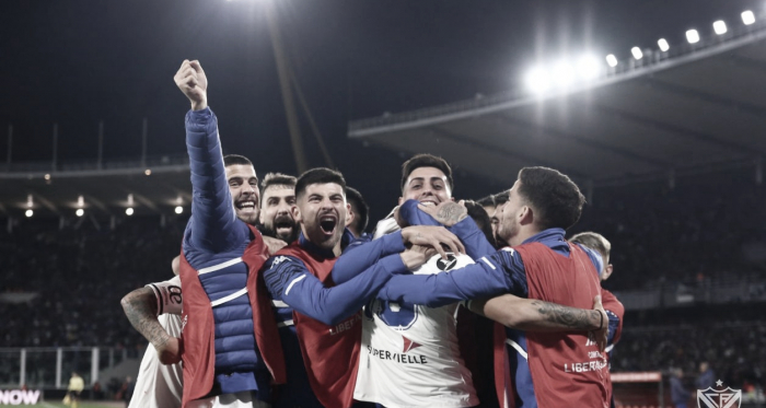 Vélez Sarsfield neutraliza pressão em Córdoba, vence Talleres de novo e avança à semifinal da Libertadores