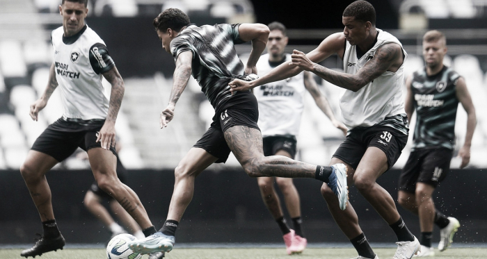 Botafogo encara rebaixado Coritiba na antepenúltima rodada do Brasileirão