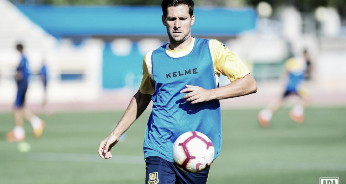 David Fernández durante uno de los entrenamientos del Alcorcón. Foto: @AD_Alcorcon