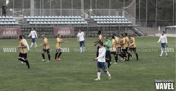 El Real Zaragoza B se complica la vida