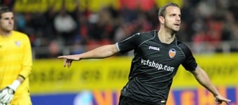 Soldado amarga la victoria del Sevilla