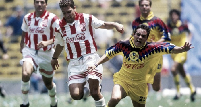 Cuauhtémoc Blanco y Alberto García Aspe vistieron las camisetas de ambos equipos (Foto: Fox Deportes)