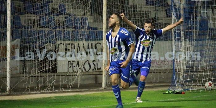 El Talavera vence con mucho dominio y poco acierto