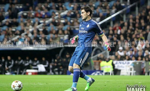 Casillas se reencuentra con Mestalla dos años después