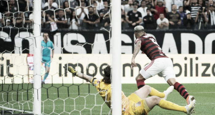 Gabigol marca, e Flamengo arranca empate contra o Corinthians em Itaquera