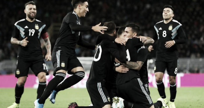 El glorioso abrazo de gol de los jugadores. Foto: Diario Marca