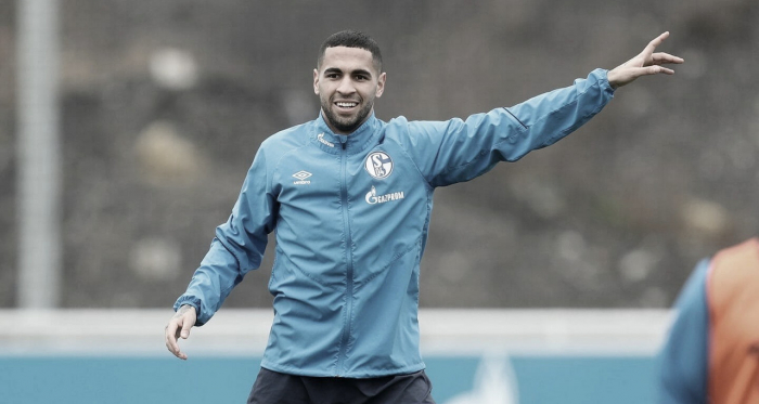 Los jugadores del Shalke se rebajan el sueldo instados por su capitán Omar Mascarell