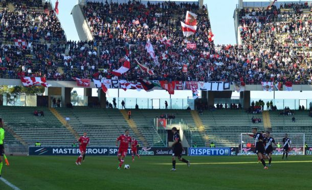 Serie B: pari Livorno, scatto del Bari
