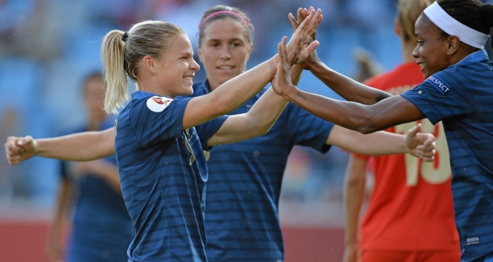 Sem dificuldades, França derrota a Rússia e é a primeira a vencer na Euro feminina