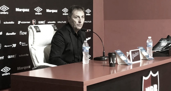 Frank Kudelka en rueda de prensa luego del empate frente al Taladro. 