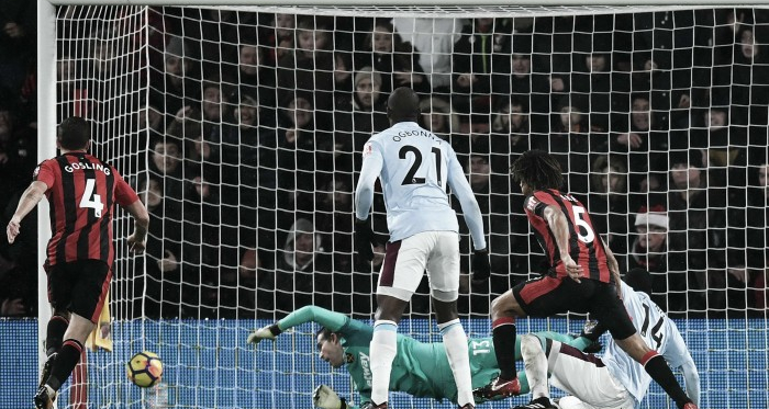 Premier League - Disastro Begovic, il West Ham fa 3-3 al Vitality. Stoke, 1-1 ad Huddersfield; 0-0 in WBA-Everton