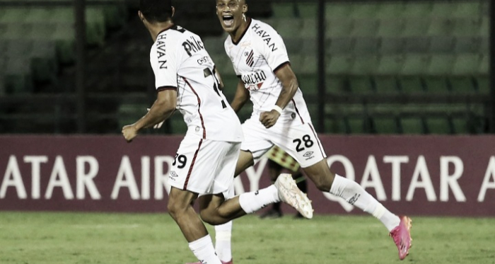 Athletico vence Metropolitanos na Venezuela e segue vivo na Sul-Americana